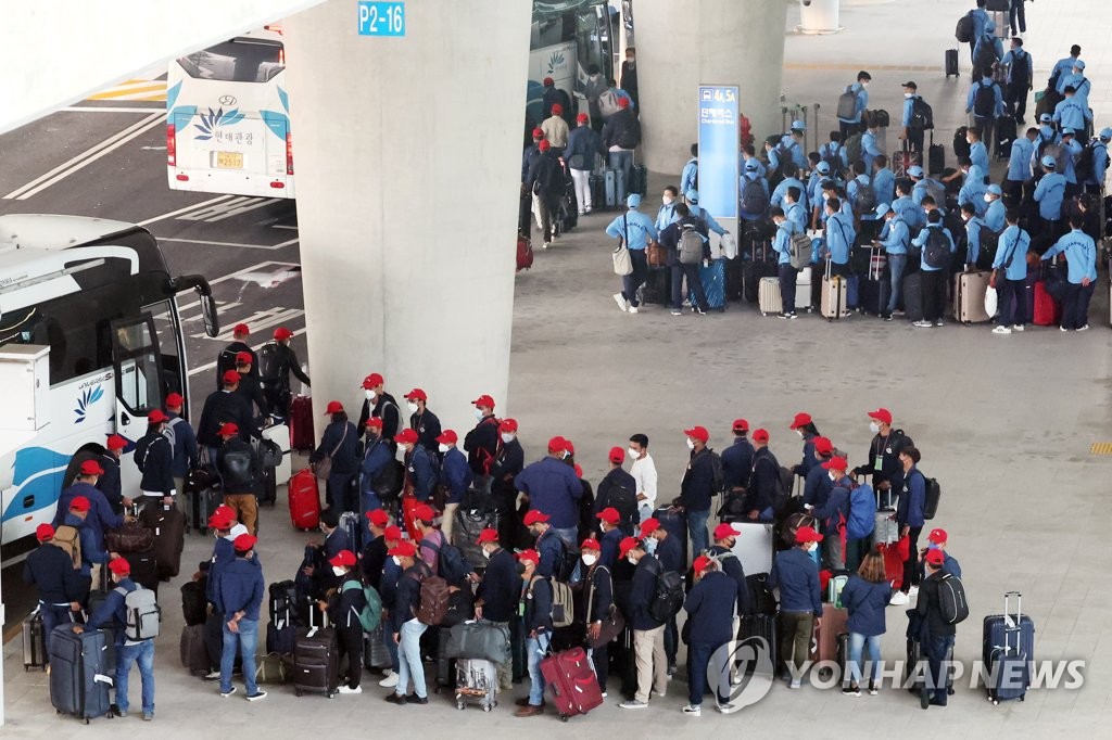 고용허가제 외국인력 출신 16개국 대사 초청 회의…산재예방 MOU