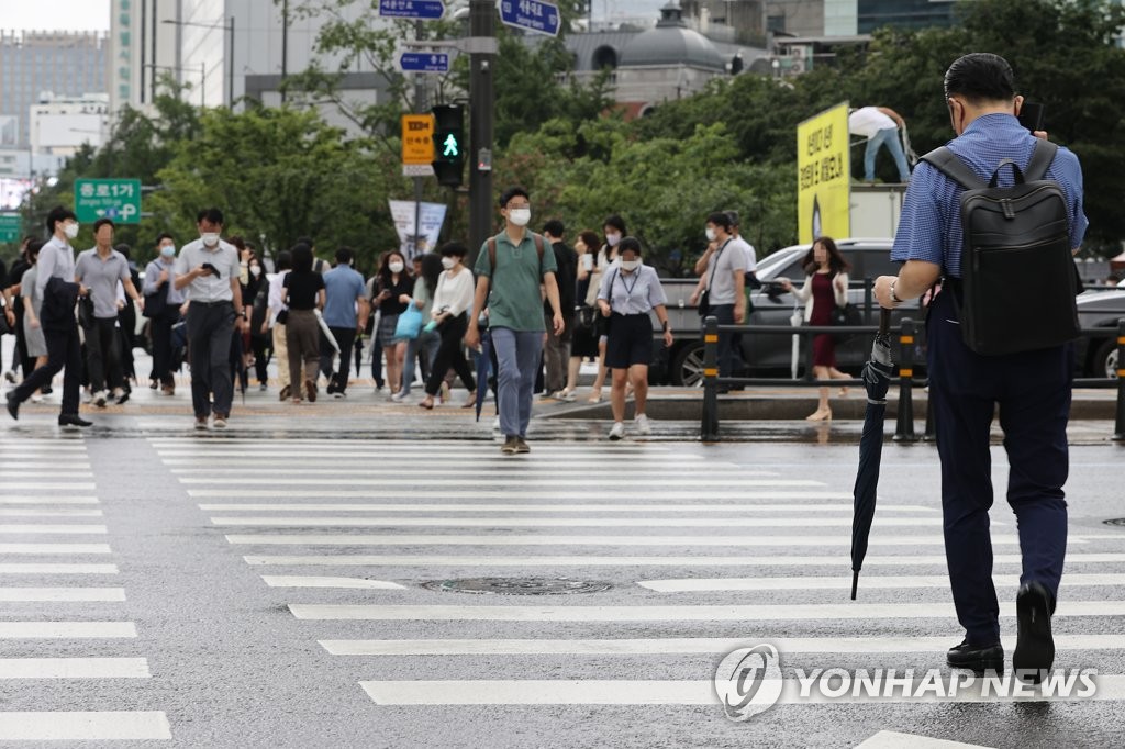 부산 내일까지 산발적 비…"너울성 파도 조심"