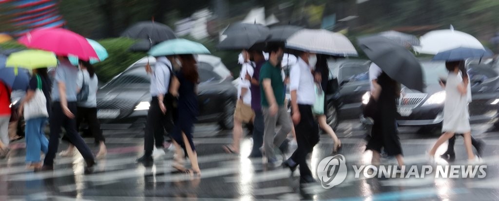 기상청 "당분간 폭염·열대야 지속…소나기 형태 비 이어져"