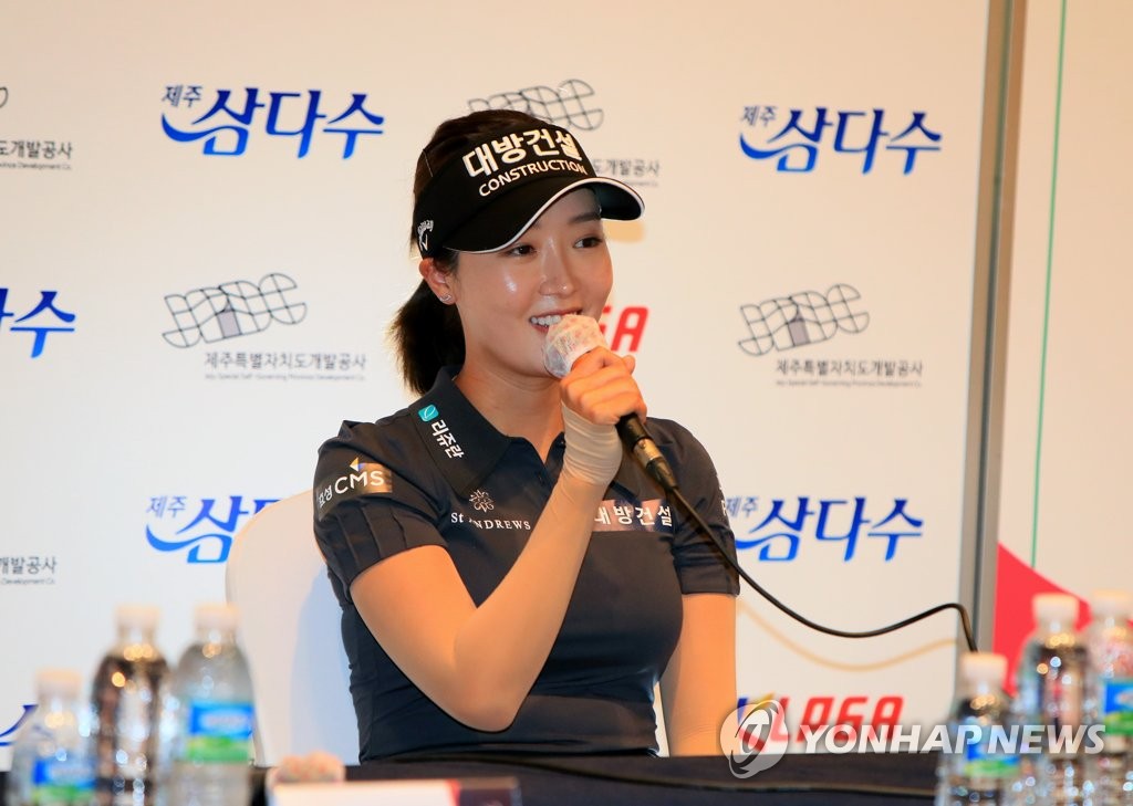 상금 1위 박민지 "LPGA 투어 대회 좋은 경험…우승 목표로 최선"