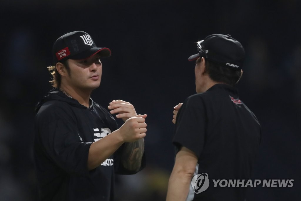 홈런 1위 박병호 연타석 3점포 대폭발…안우진, 김광현에 판정승(종합)