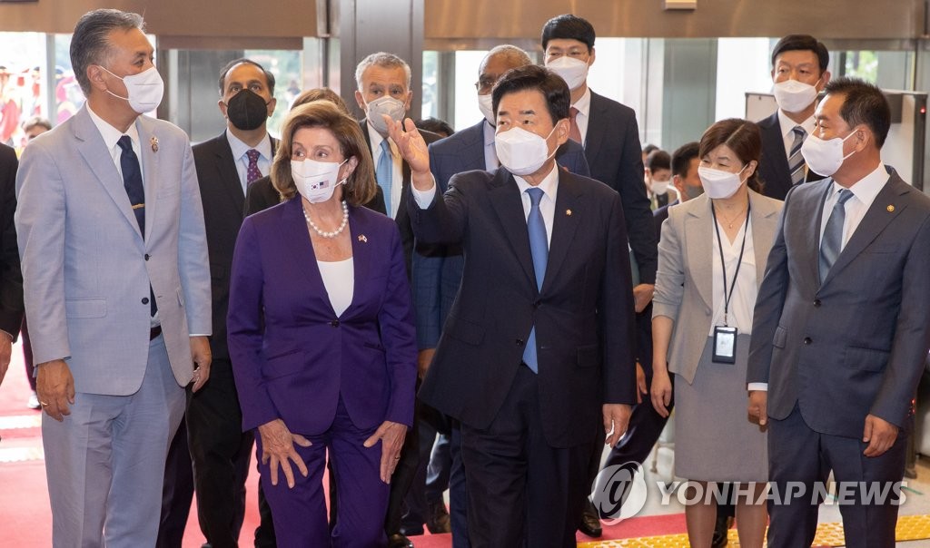 펠로시 "방한 굉장히 특별…순방목적, 안보·경제협력 강화"