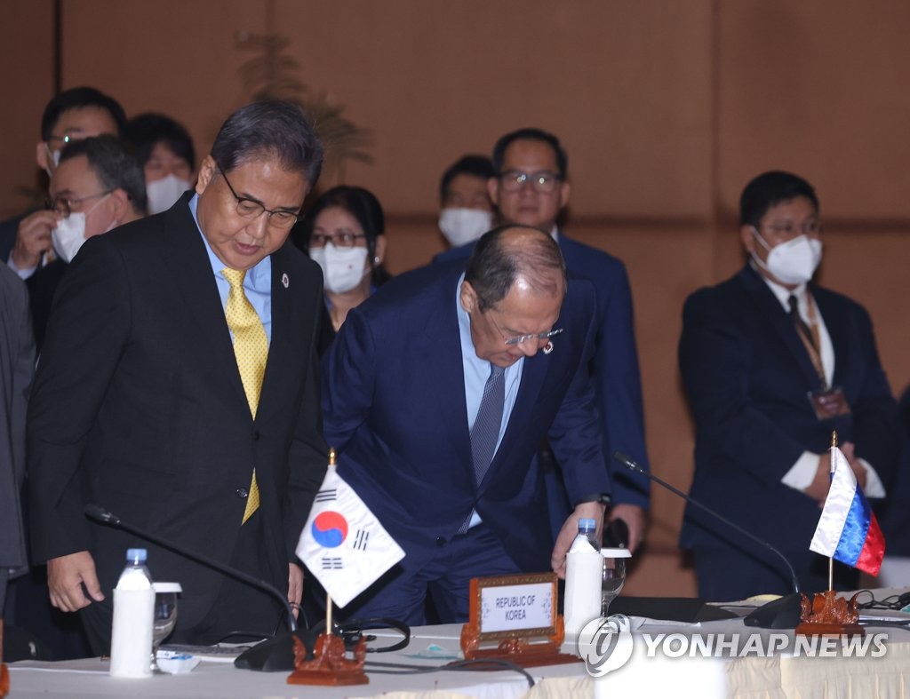 박진, 라브로프 만나 '北핵실험 준비로 긴장고조' 우려 전달(종합)