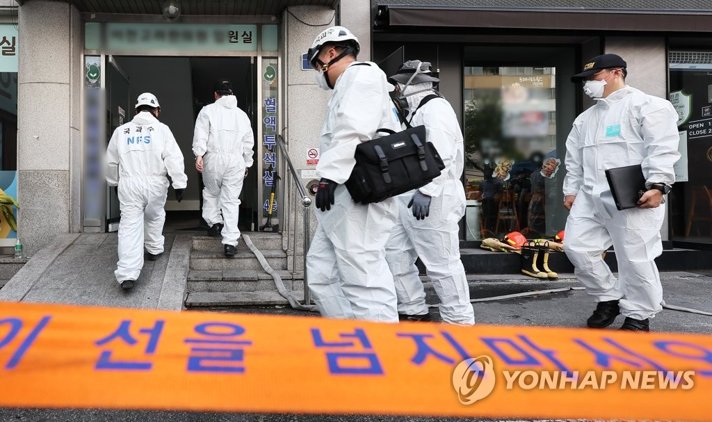 이천 화재 건물 3층 내부 철거 작업자들 "당시 불꽃 작업 안해"