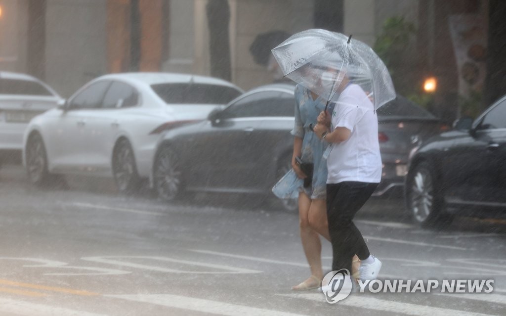 출근길 수도권·강원영서 다시 폭우…"시간당 50~100㎜"