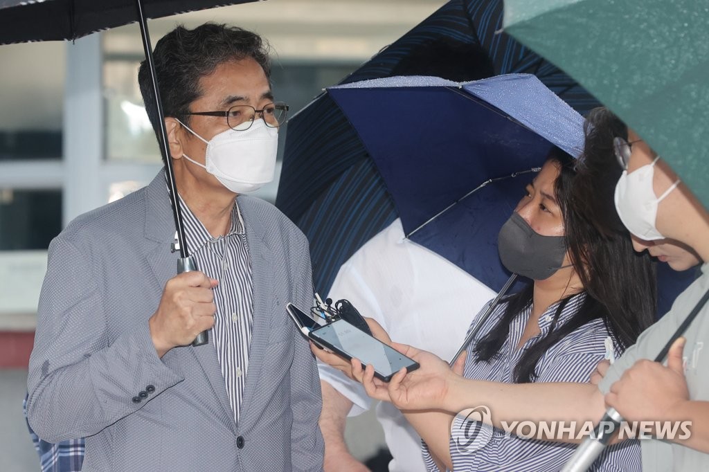 곽상도 구속 185일 만에 보석 석방…"로비 한 적 없다"(종합)