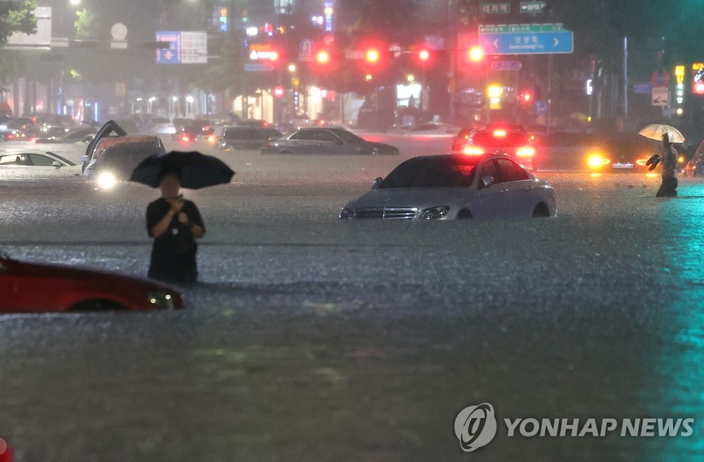 정부, 서울 빗물터널에 2천250억 투입…빗물받이 청소 의무화