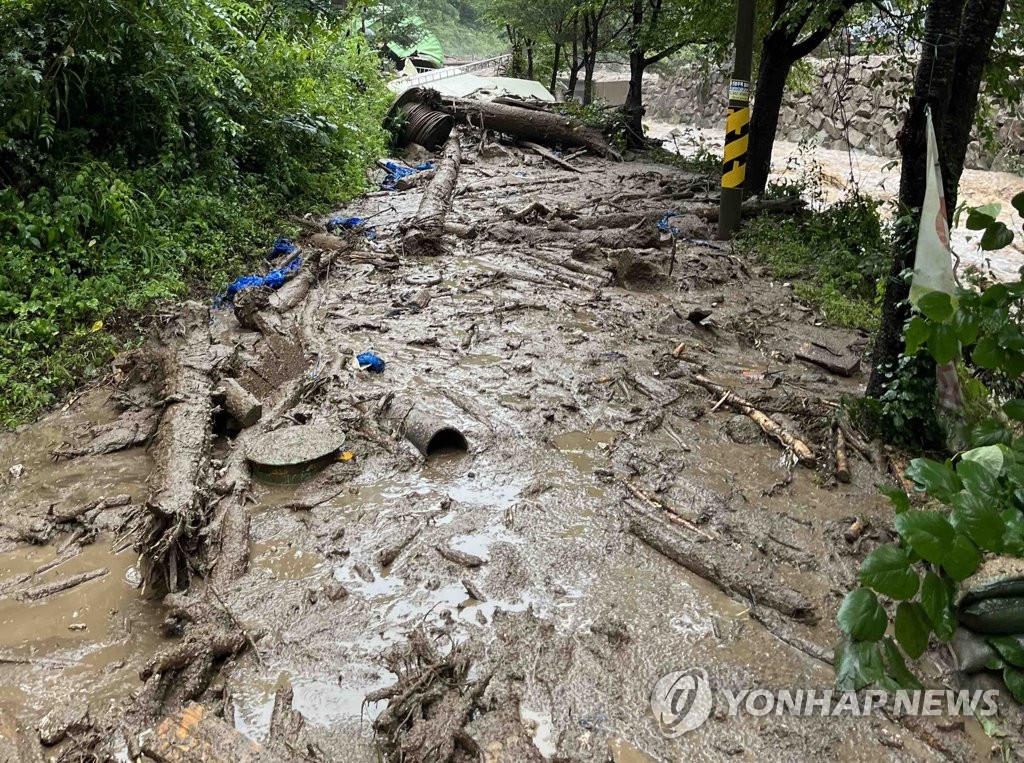 [중부 집중호우] 횡성 청일면 산사태로 고립됐던 주민 등 8명 구조(종합2보)