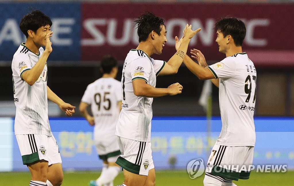 '송민규 부활' 전북, 수원FC 1-0 제압…울산 승점 3차로 추격(종합)