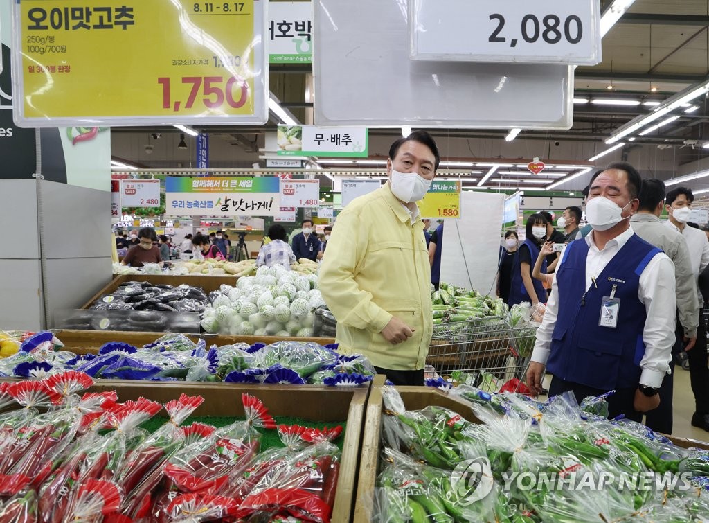 "尹대통령 국정운영, 긍정 28% 부정 65%…긍정평가 2주새 6%p↓"