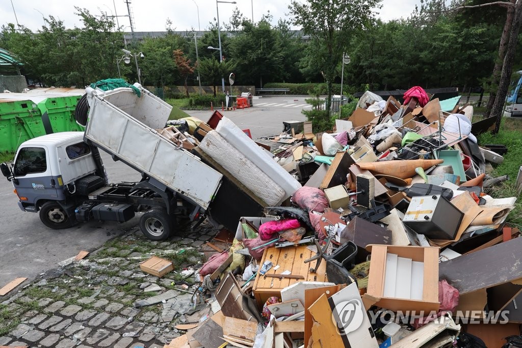 매립지공사 "광복절 연휴 수해폐기물 정상 반입"(종합)