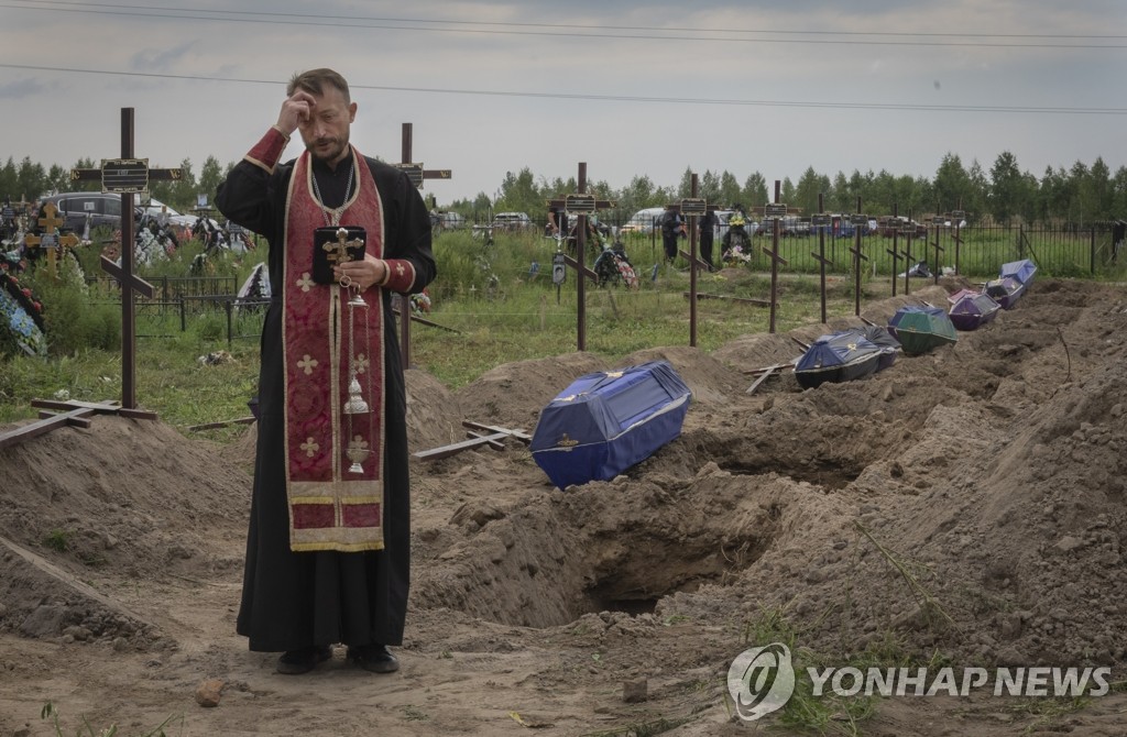 "우크라 민간인 수천명, 러 구금 시설서 구타·전기고문 시달려"