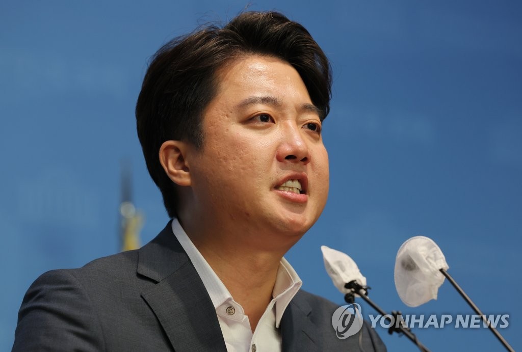 이준석 "내일부터 라디오에서 뵙겠다"…본격 여론전 돌입(종합)