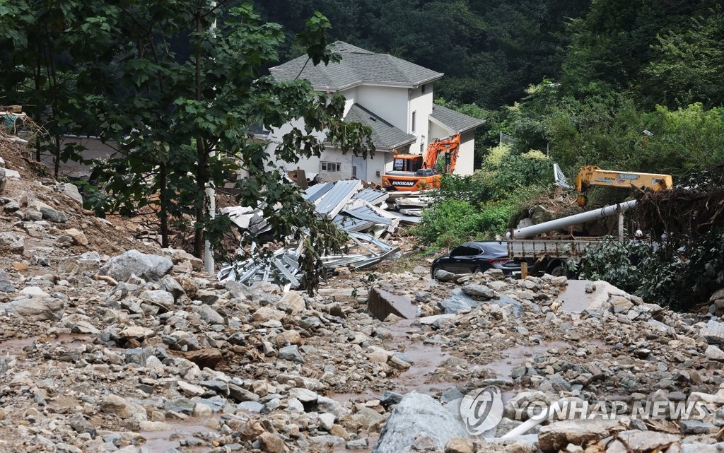 [집중호우] 주택 등 1만건 피해…충남서 여의도 3.8배 면적 농작물 침수(종합)