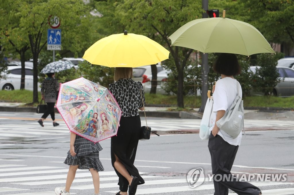 강원 남부 5∼20㎜ 비…낮 기온 30도 안팎