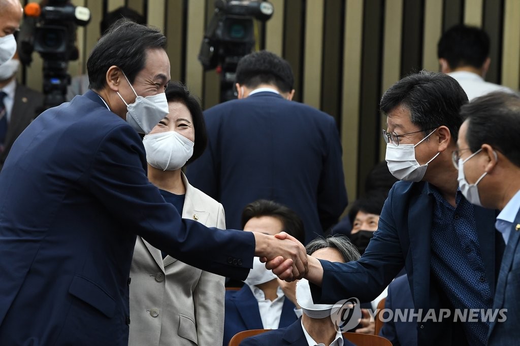 민주 '李 방탄 논란' 당헌 개정 파열음…'우상호 비대위' 시험대