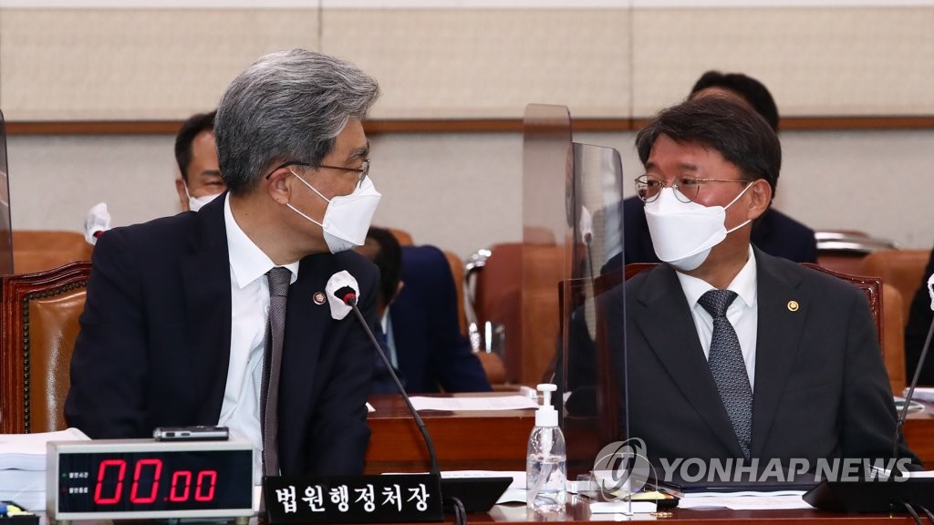 법사위서 검수완박 충돌…"헌재, 소극 대응" "시행령 꼼수"