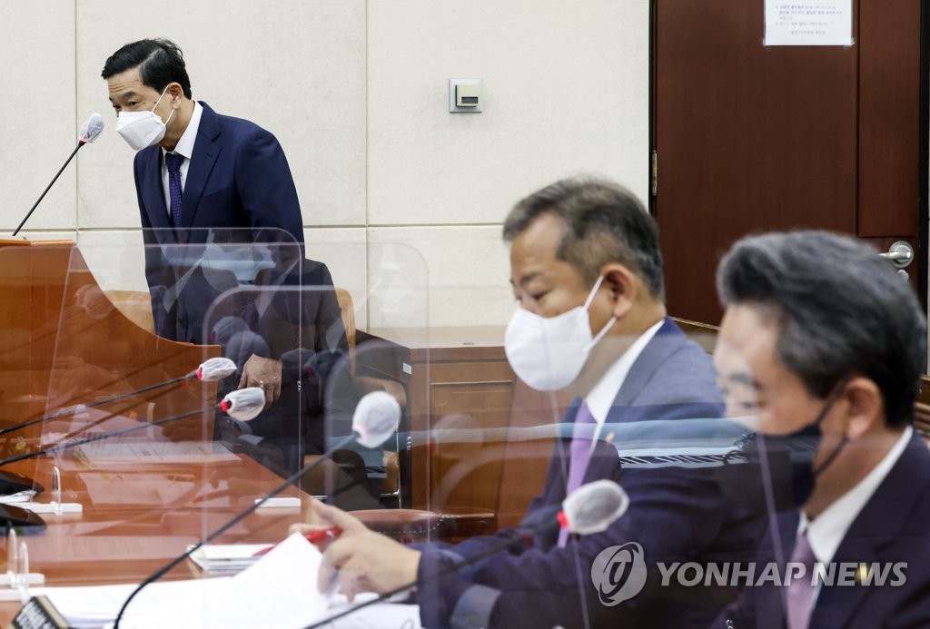 경찰국, 출범하자마자 김순호 국장 '밀정 의혹'에 곤혹