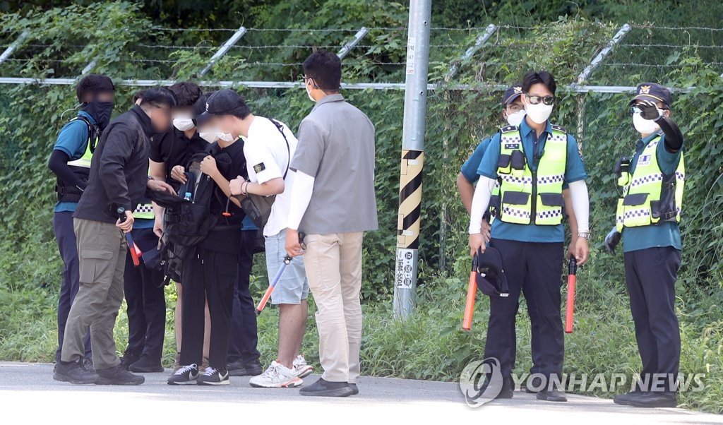 文 평산마을 경호 강화에 평온…욕설·소음 대신 매미소리(종합)