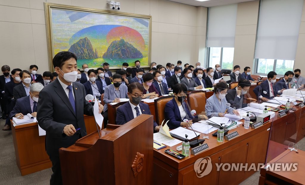 금융위원장 "뉴딜펀드에 재정투입 줄이는 등 제도 보완 필요"