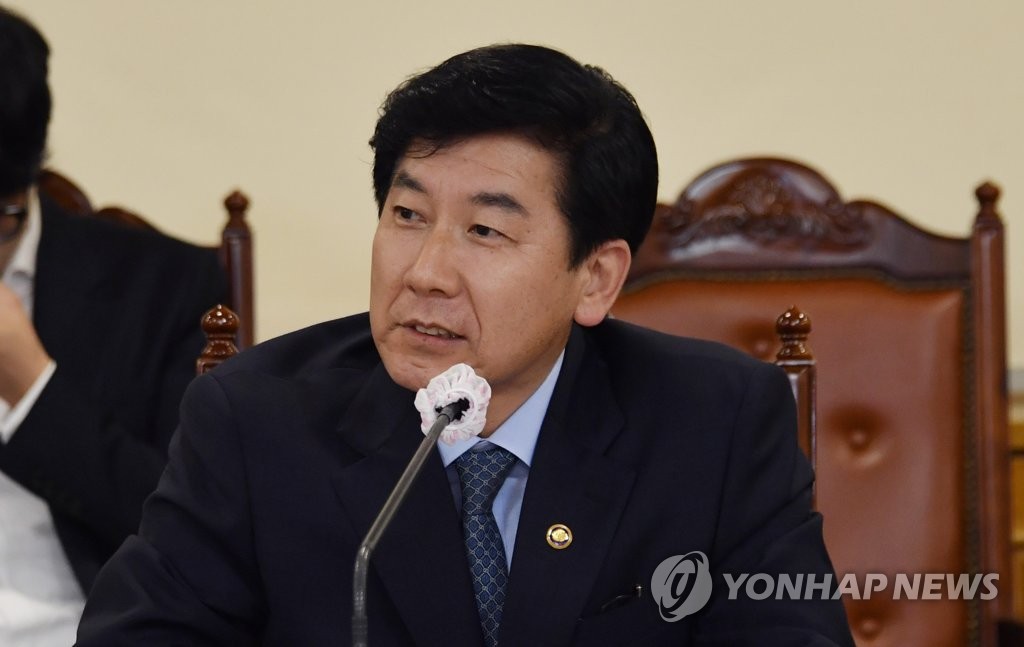 기재차관 "농축수산물 할인쿠폰 가맹점 확대 방안 마련할 것"