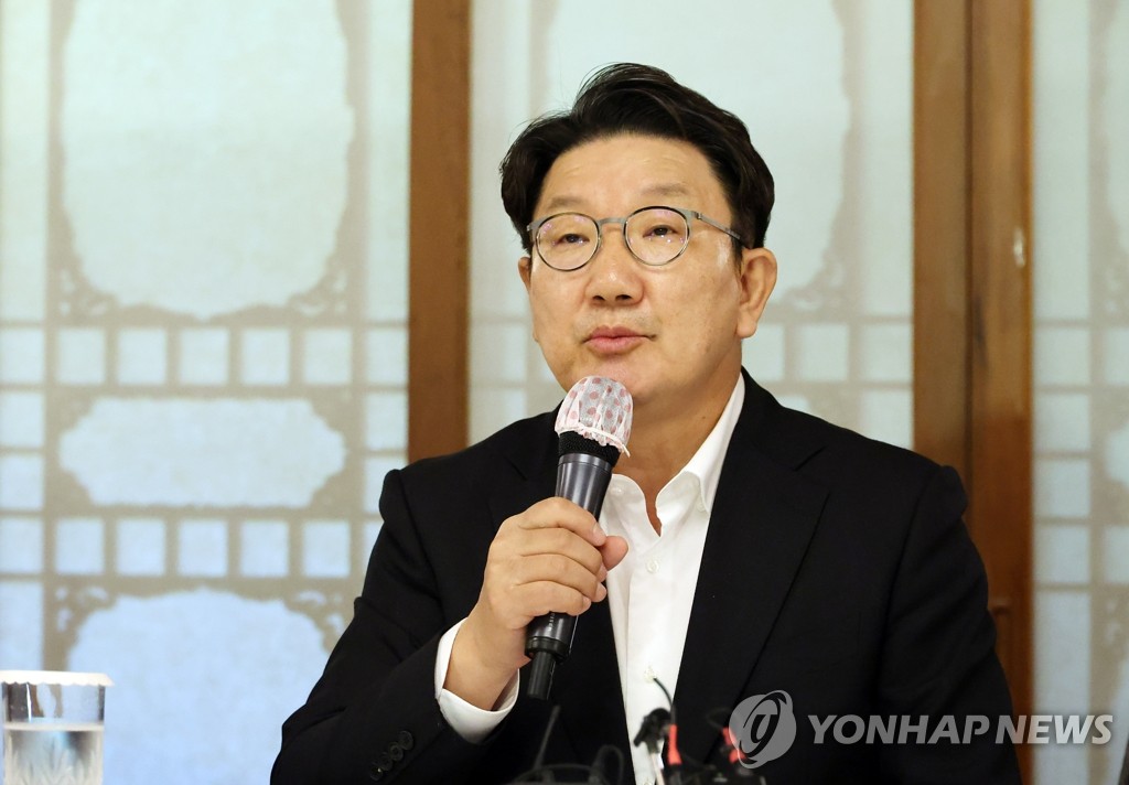 與 "공시지가 제도개선·부동산 세제개편 시급" 野 압박