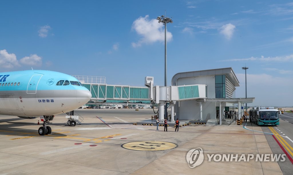 인천공항, 국내 최초 도입 원격탑승시설 시험운영