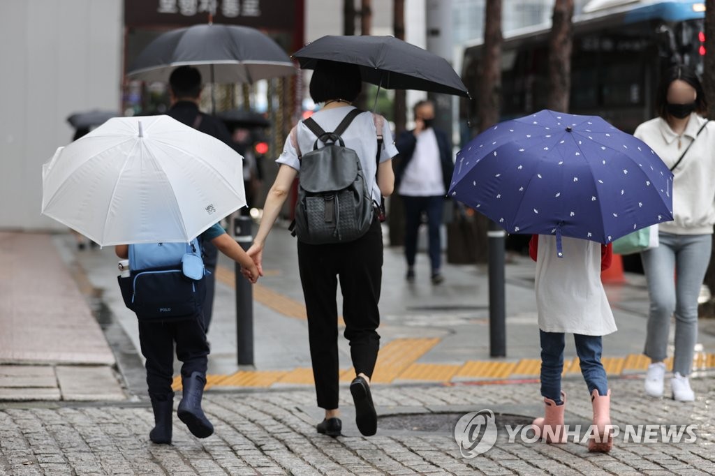 [날씨] 전국 흐리고 비…중부 낮 기온 25도 아래 뚝