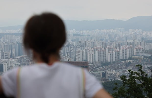 서울 남산에서 바라본 도심 아파트 단지. 사진=연합뉴스