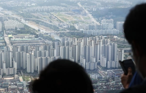 서울 송파구 롯데월드타워 서울스카이에서 바라본 아파트 단지. 사진=연합뉴스