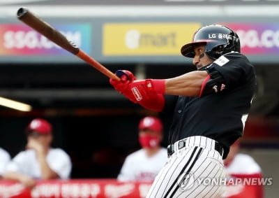 LG 가르시아, 한국 무대 첫 홈런…12일 한화전 우월 솔로포