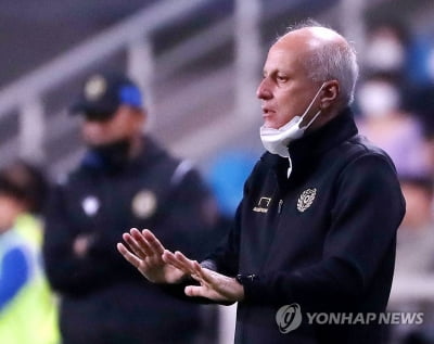 K리그1 대구 가마 감독, 성적 부진으로 사퇴…최원권 대행 체제