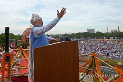 모디 "인도, 독립 100주년에는 선진국 반열에"
