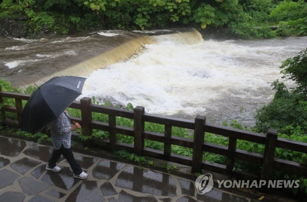 더위 잠시 식혀준 비…제주 열대야 22일 만에 사라져