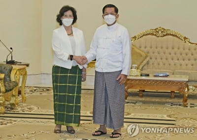 유엔 특사, 미얀마 쿠데타 수장에 "모든 폭력 중단하라"