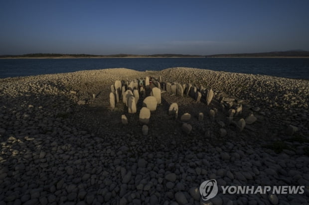 스페인서 선돌 500개로 이뤄진 거석단지 발견…"유럽 최대급"