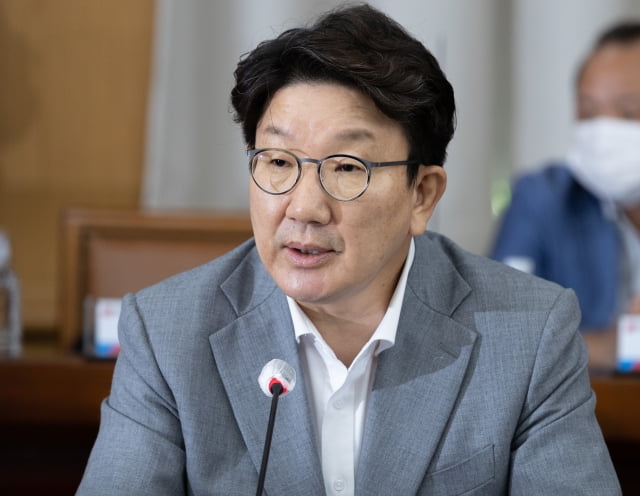 권성동 "비대위원장 결정 아직"…'이준석 해임'엔 침묵