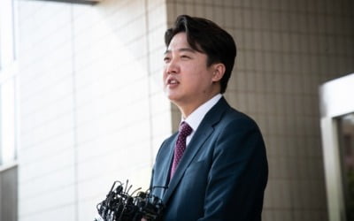 이준석, '친윤' 직격 "푸짐하게 싸놓고 치우면 사성가노처럼 행동"