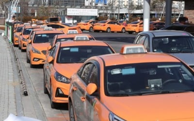 3년간 3만명 사라졌다…인력난에 택시업계 '초비상'