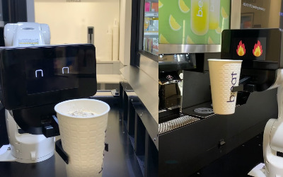 알바생 빈자리 채우는 로봇…커피 내리고 피자 배달