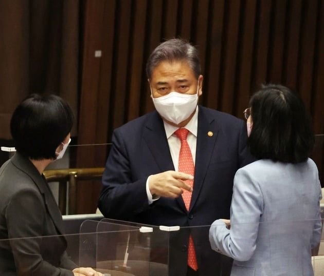 박진, 野 해임건의안에 "거취, 임명권자의 뜻에 따를 것"