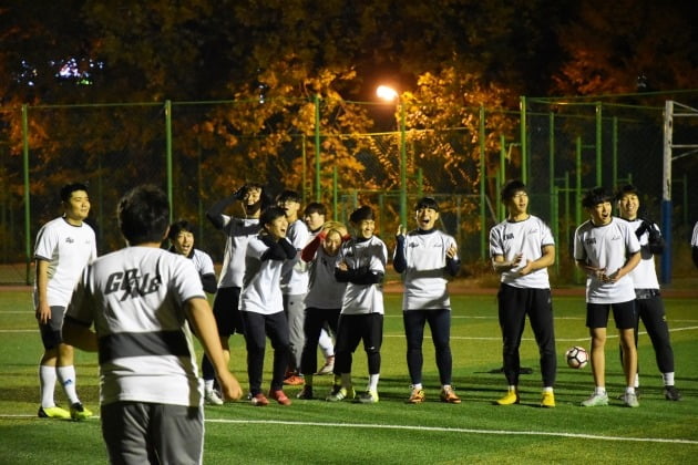 '고알레' 성인 축구 트레이닝 모습.