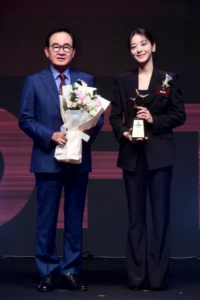 [포토] 설인아, '2022 올해의 브랜드 대상' 여자배우 라이징스타 부문 수상
