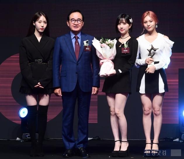 [포토] 비비지, '2022 올해의 브랜드 대상' 신인 여자아이돌 부문 수상