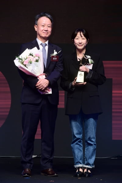 [포토] MBC '나 혼자 산다', '2022 올해의 브랜드 대상' 관찰예능 프로그램 부문 수상