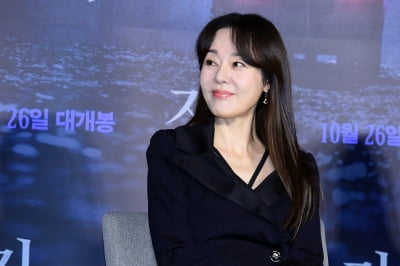 [포토] 김윤진, '자백'으로 돌아온 스릴러 퀸