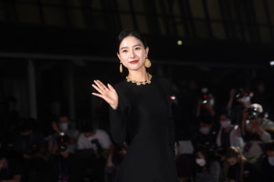 [포토] 김소은, '우아한 손인사'(에이판 스타어워즈)