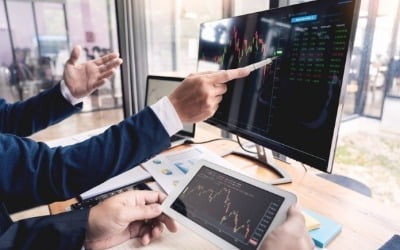 증시 하락에 자산운용사 실적 쪼그라들어…2분기 당기순익 72% 급감