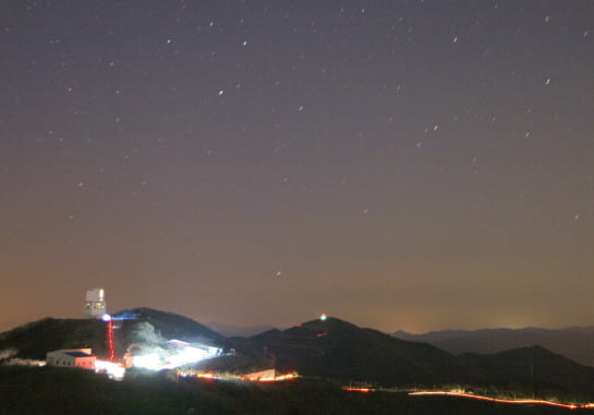 2010년 보현산천문대에서 진행된 별 관측 공개행사. 
