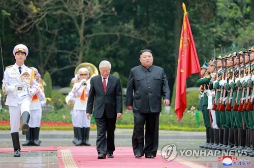 北김정은, 베트남 주석에 축전…'식량원조 타진' 정황 관련 주목